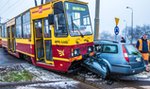 Zderzenie tramwaju z samochodem