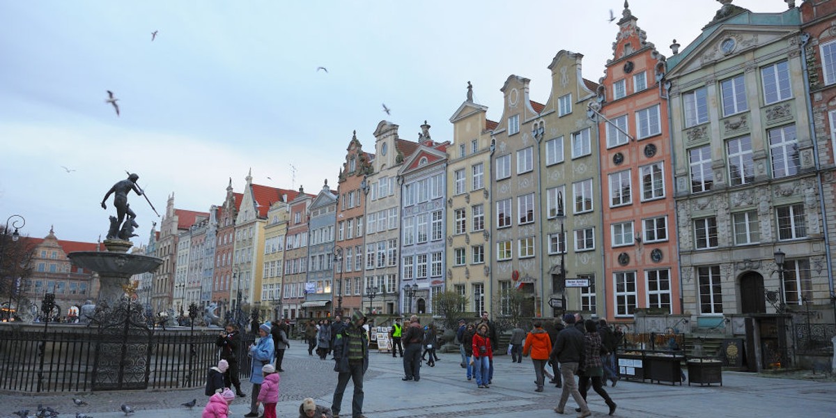 Rankingi największych gospodarek robi się w dolarach, więc kurs waluty lokalnej do amerykańskiej ma bardzo duże znaczenie. Wyprzedzić Szwecję, która jest przed nami, łatwo nie będzie, ale jeśli chodzi o Argentynę, to po załamaniu gospodarczym i przecenie waluty, kraj ten ląduje aż na 30. miejscu