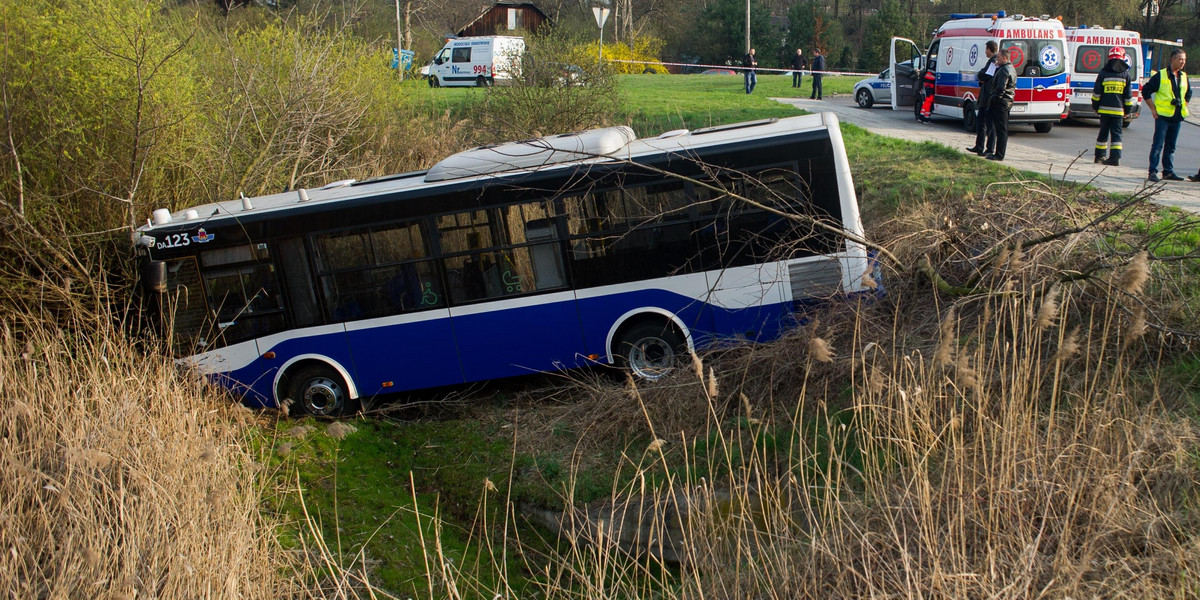 Wypadek autobusu MPK w Nowej Hucie. 10 osób rannych