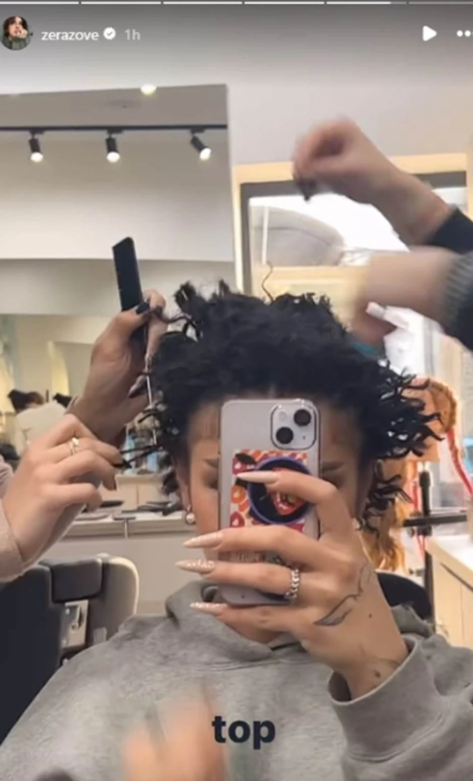 Zera se ošišala na kratko