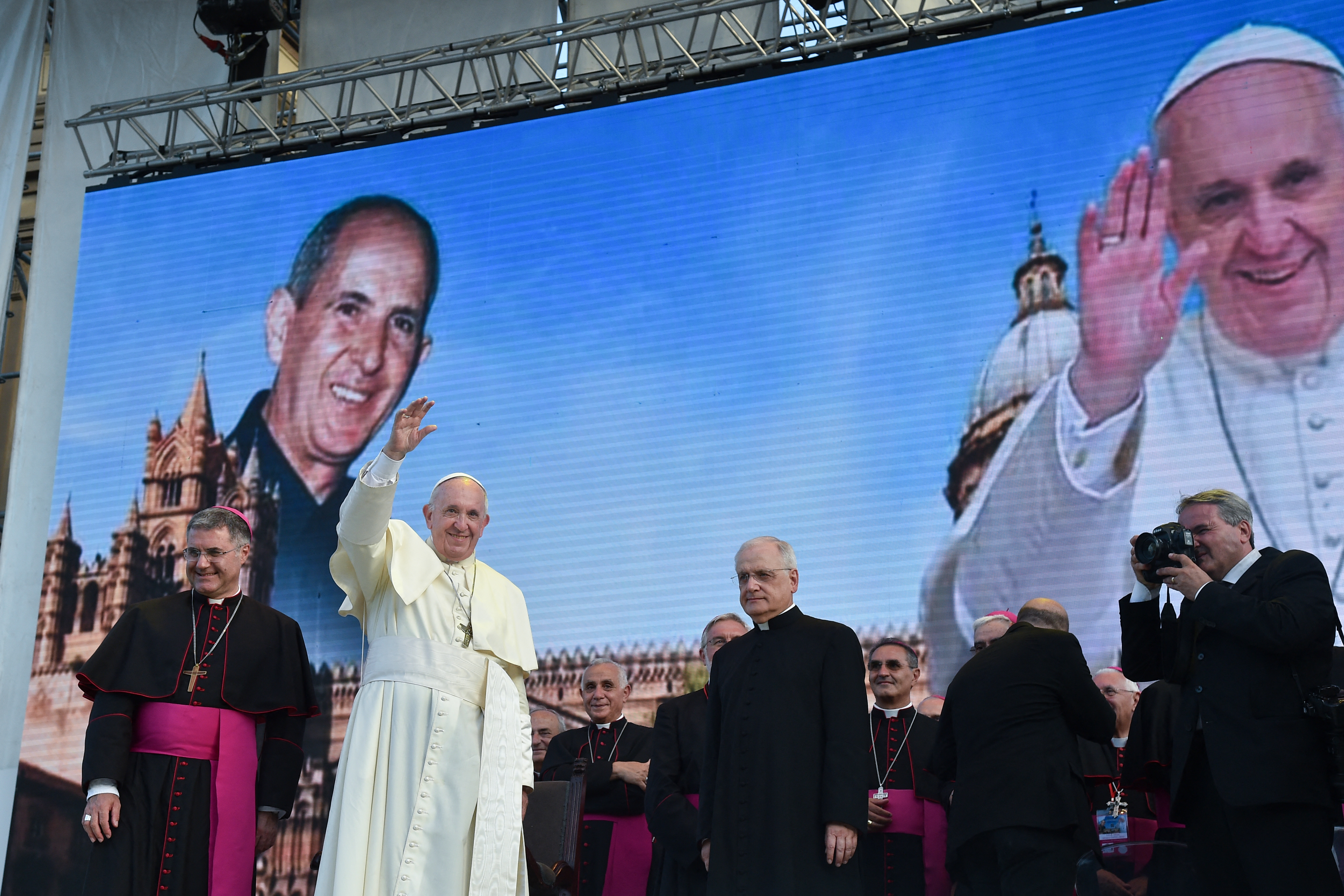 Arcivescovo: Palermo avvilita da politica e violenza