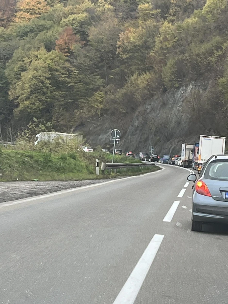 Nepregledne kolone vozila