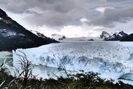 Topniejący lodowiec Perito Moreno w Argentynie