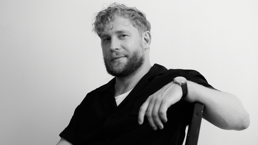 Szexuális tabukat dönget, de traumaoldó regényként is megállja a helyét Horváth András Dezső első könyve