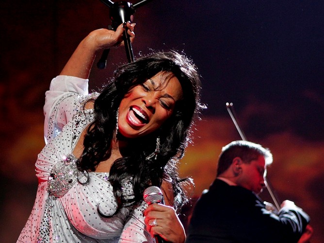 Donna Summer podczas koncertu 'Night of the Proms' w Rotterdamie – listopad 2007