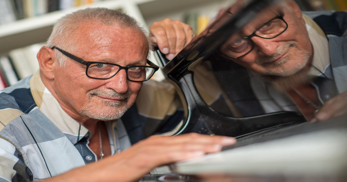 Nervensch-den-Konstantin-Wecker-78-kann-nicht-mehr-Klavier-spielen