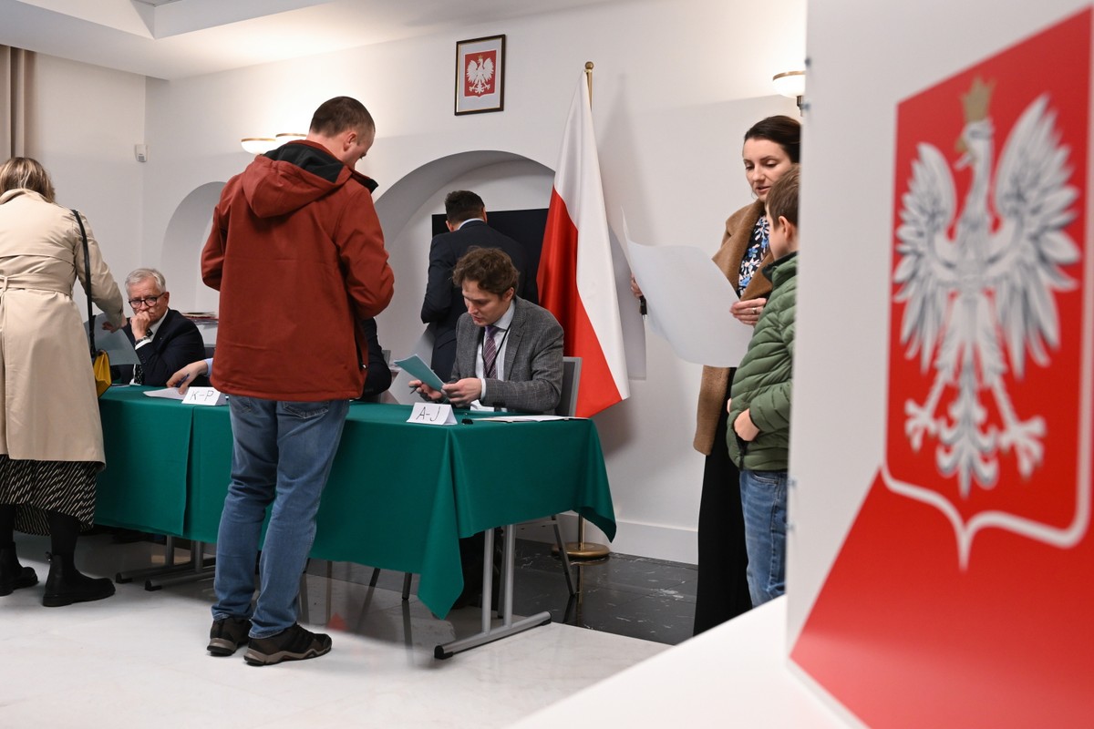 Kto odpowiada za kolejki do głosowania w wyborach?