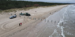 Niemcy stawiają płot na granicy z Polską. Stoi na plaży w Świnoujściu. O co chodzi?