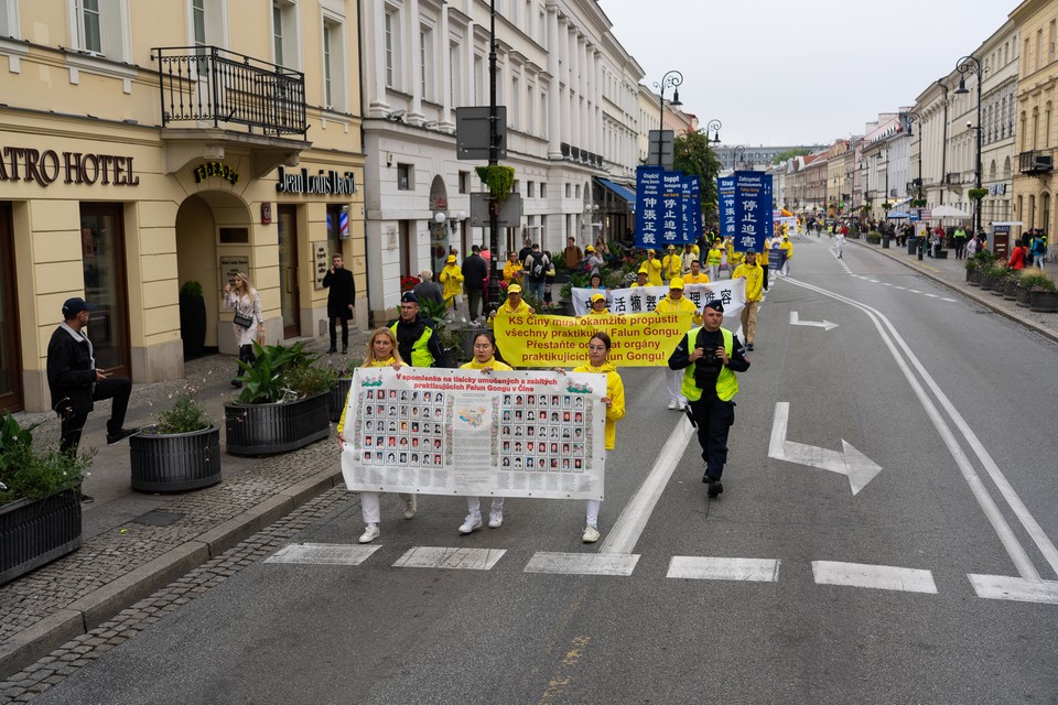 Marsz Falun Gong w Warszawie