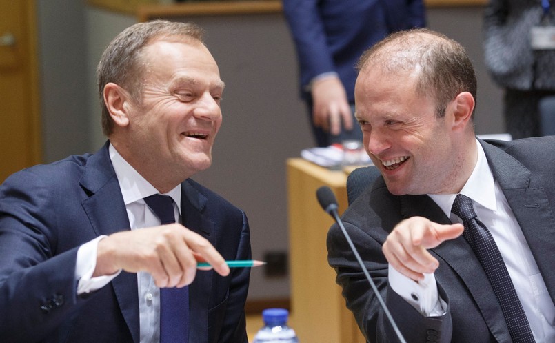 Szef Rady Europejskiej Donald Tusk i premier Malty Joseph Muscat