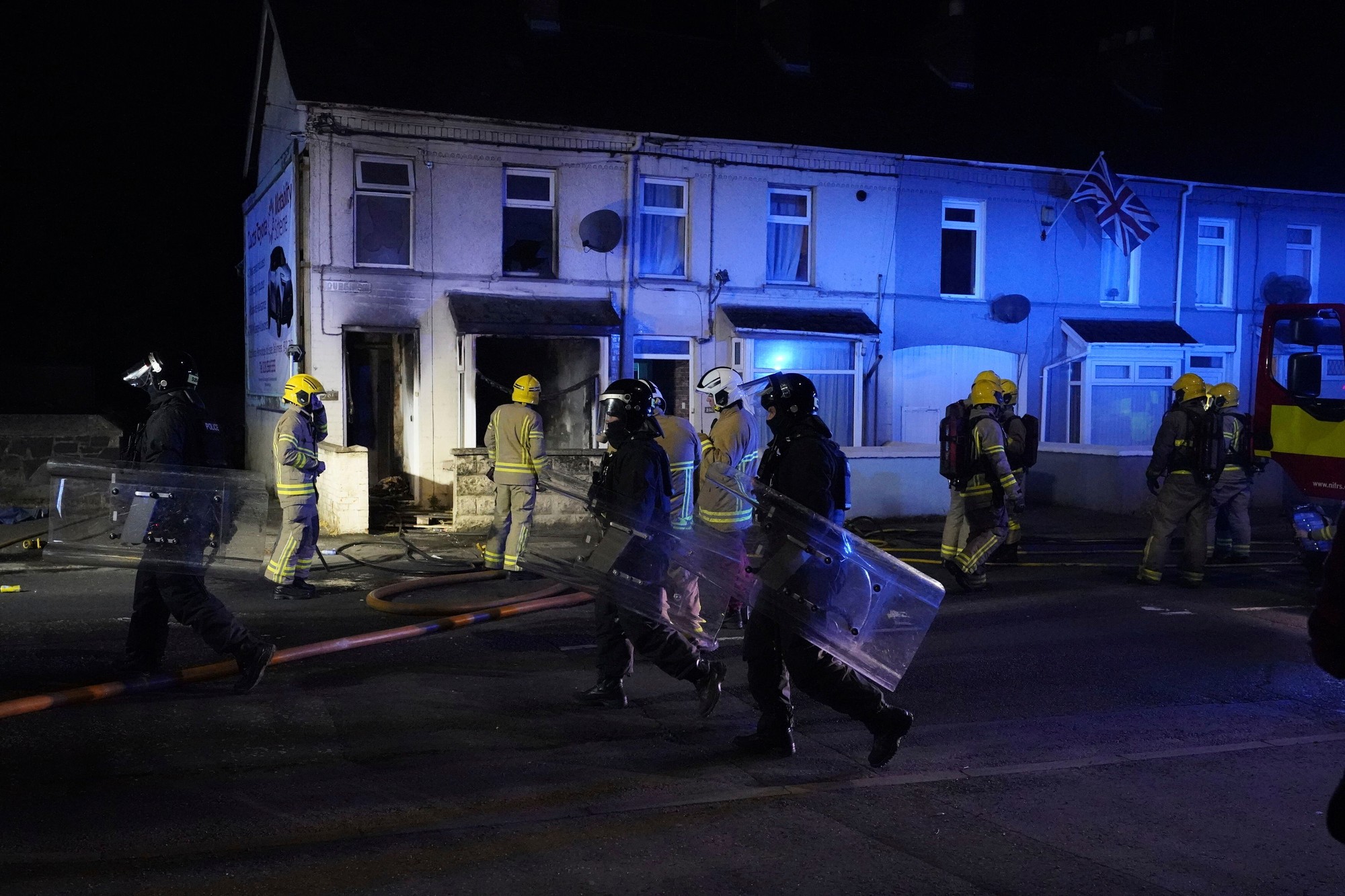 V meste Ballymena v Severnom Írsku vypukli vážne výtržnosti, ktoré polícia označuje za rasovo motivované. 