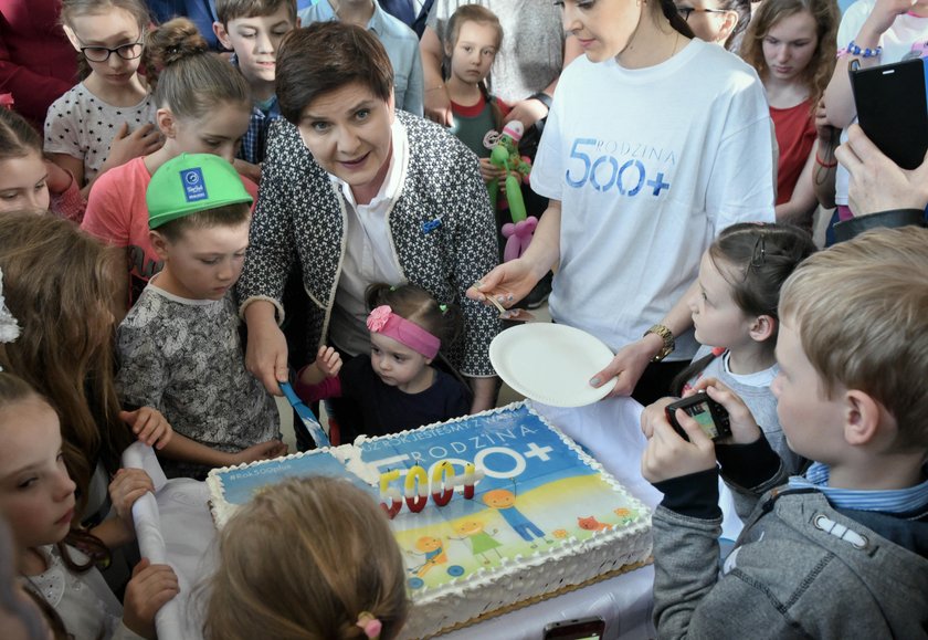 Rząd do Polaków: róbcie dzieci!