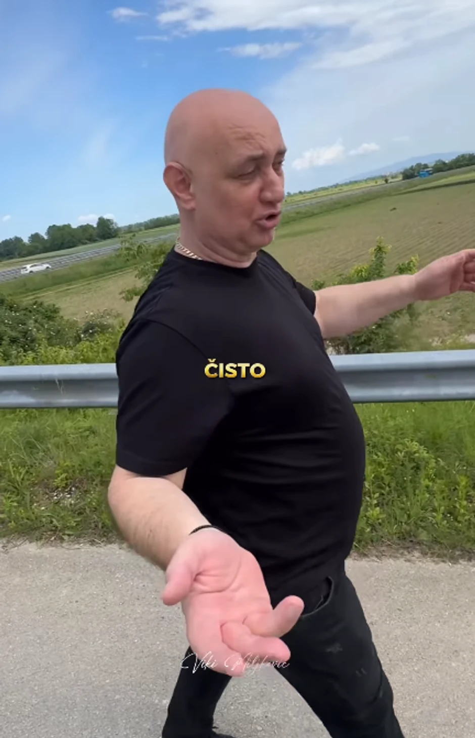 Viki i Taške ostali bez goriva