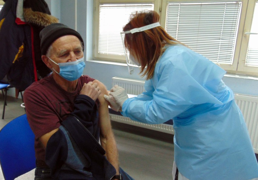 "Organizacija je odlična, a vakcina ne boli": Slobodan Simić primio kinesku vakcinu