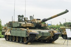 Koreański sprzęt bojowy trafi do Polski. Błaszczak podpisał umowy wykonawcze