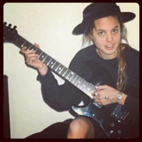 Angelina Jolie – buntowniczka, która wyrosła na pierwszą damę kina