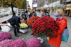 Sprzedawca kwiatów i zniczy: Straciliśmy 70 proc. rocznego dochodu