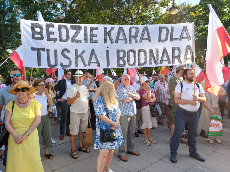 La lucha por proteger al hermano.  Olszewski ante el Sejm