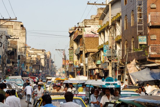 Miasto Rawalpindi w Pakistanie - bazar Raja