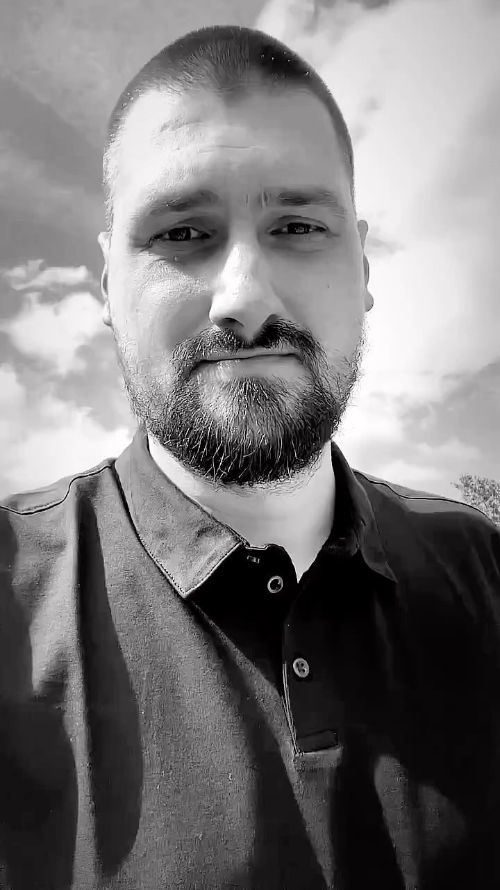 Známy slovenský stand-up komik Dano Čistý.