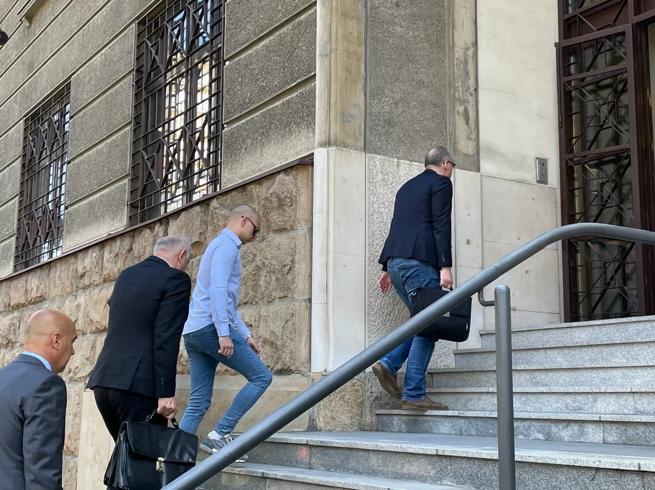 Uroš Marjanović, Zoranov sin iz prvog braka (u plavoj košulji)