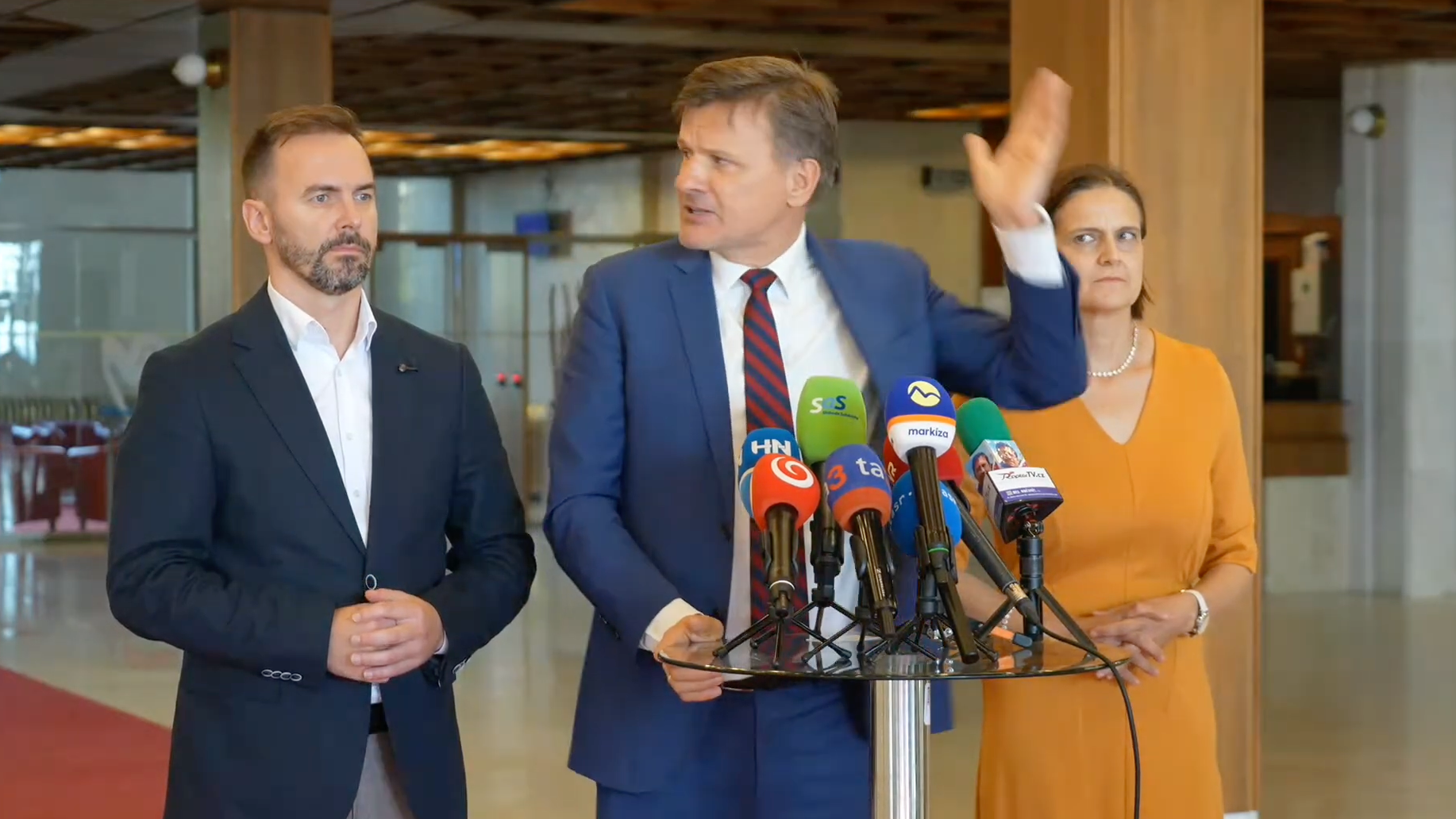 Dnešná tlačová besede SaS o spájaní opozície s Alojzom Hlinom
