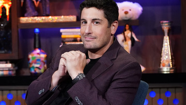 Jason Biggs ukrywał alkoholizm przed żoną. "Kupuję piątą wódkę, piję ją, a potem jadę do domu"