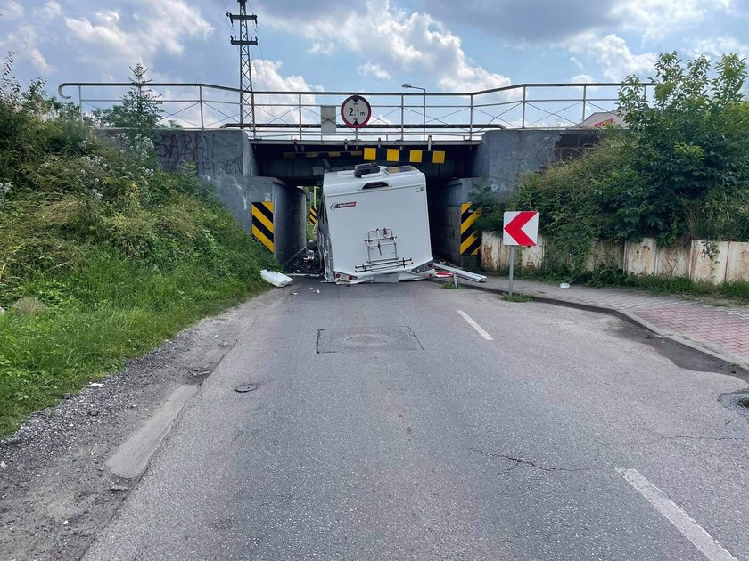 Roztrzaskał auto za setki tysięcy.