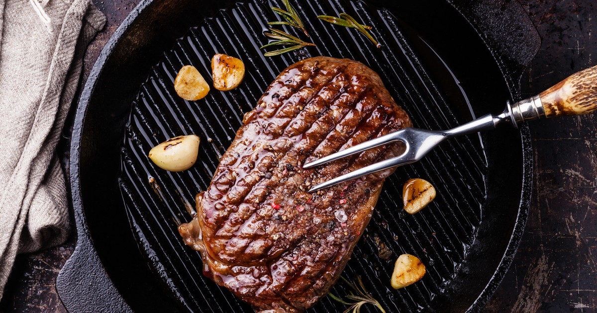 Zamówili stek, a potem opadła im szczęka! Dostali taki paragon, że rozgrzał internet