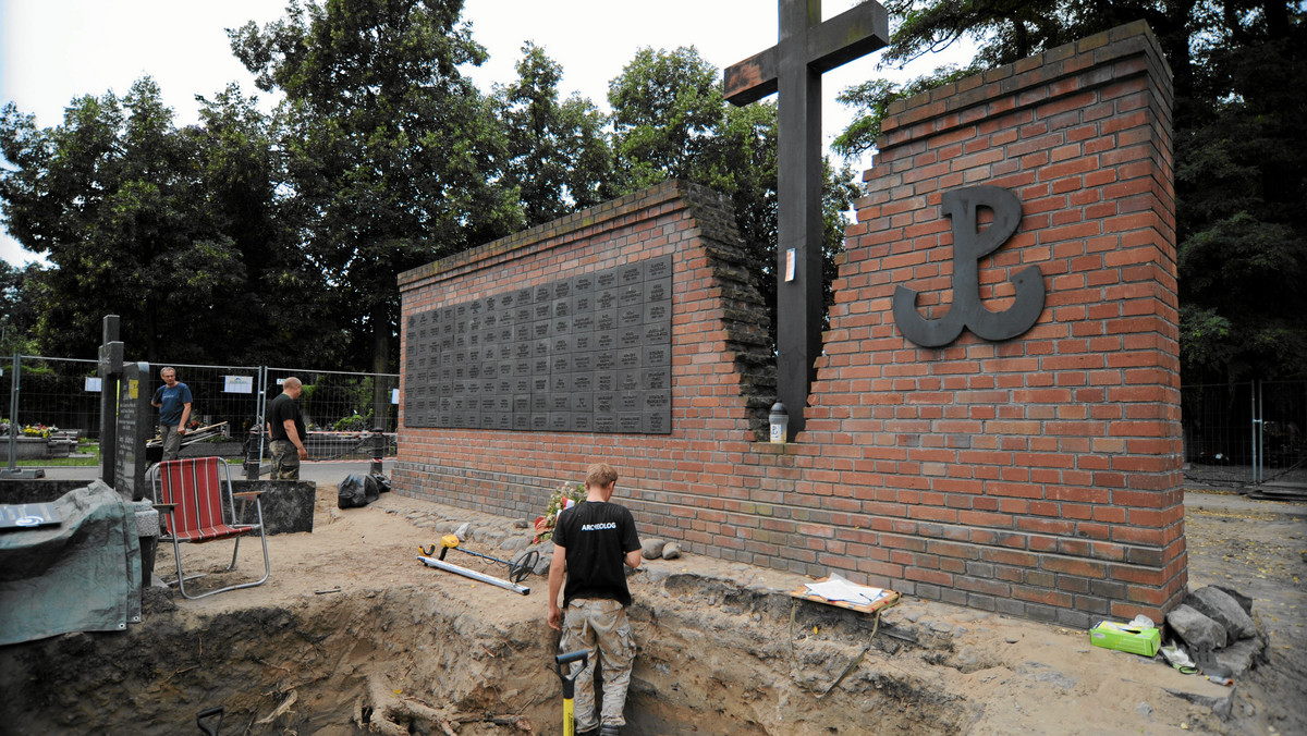 1 marca, w Dzień Pamięci Żołnierzy Wyklętych, poznamy kolejne nazwiska bojowników, którzy zostali pochowani w bezimiennych grobach – donosi "Rzeczpospolita".