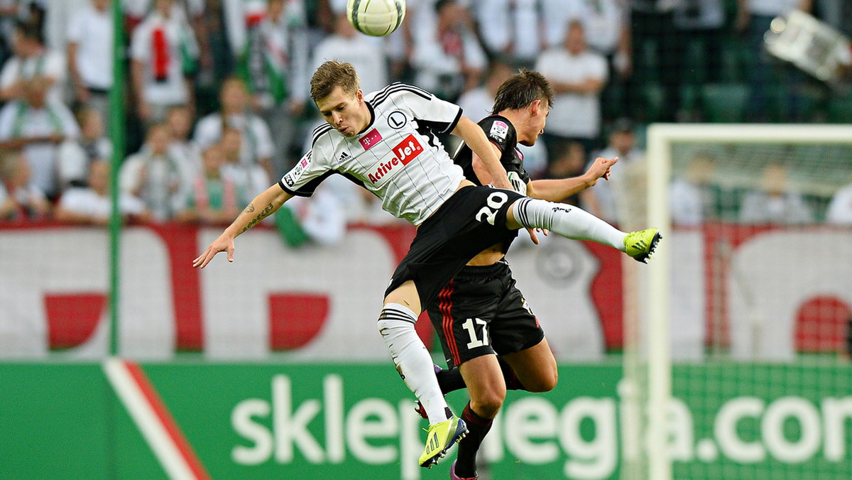 Jakub Kosecki nie będzie trenował przez najbliższe 2-3 tygodnie. Taką informację przekazał legia.com doktor Jacek Jaroszewski.