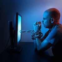 Innen tudhatja, hogy pornófüggő a párja - ezek az árulkodó jelek