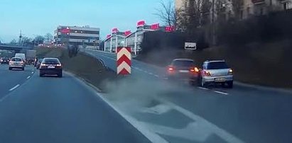 Szokujące nagranie z DTŚ w Chorzowie. BMW ścięło trzy pasy i zepchnęło z drogi inne auto