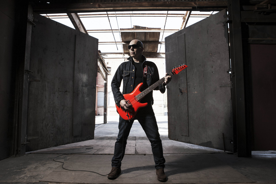 Joe Satriani (fot. materiały prasowe)