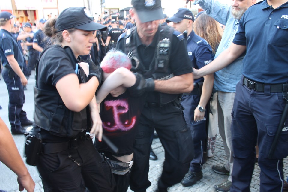 Protest przeciwko marszowi narodowców