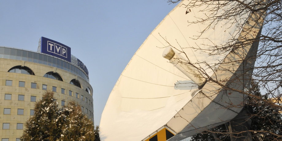 Antena satelitarna wysyłąjąca sygnał kanałów TVP