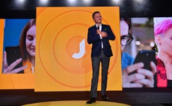 Kongres Polski 2050. Hołownia zapowiada likwidację Funduszu Kościelnego i głosowanie od 16. roku życia