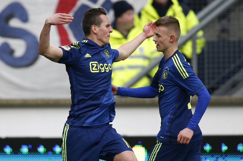 Dwa gole Arkadiusza Milika w meczu Heerenveen - Ajax 1:4.