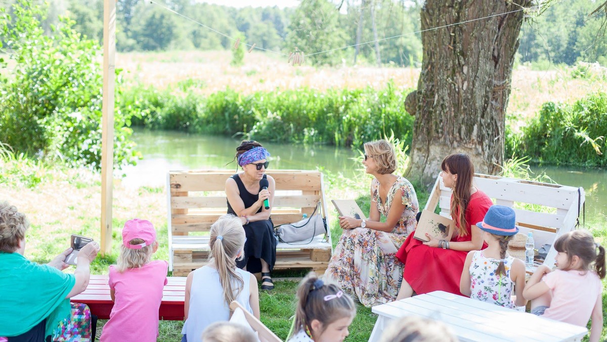 Spotkanie Sylwii Stano (R) i Zofii Karaszewskiej z Olgą Tokarczuk