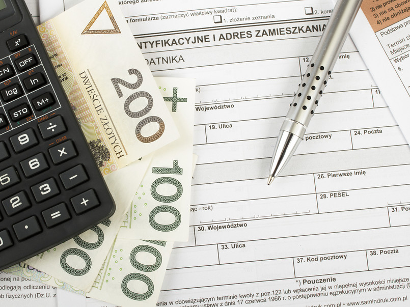 W zeznaniu przygotowanym przez KAS podatnicy będą mogli wskazać lub zaktualizować numer rachunku osobistego zgłoszony w urzędzie skarbowym do zwrotu nadpłaty. Zeznania podatkowe będą dostępne od 15 lutego roku następującego po roku podatkowym do 30 kwietnia.
