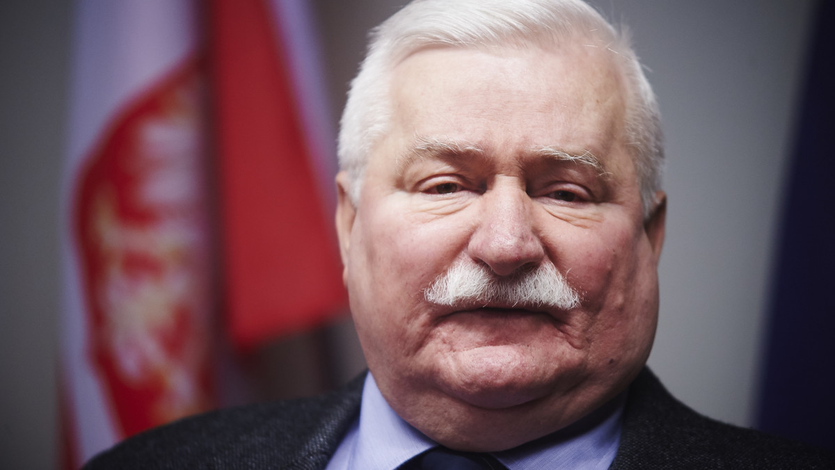 Lech Wałęsa nie wykluczył, że wezwie dawnych działaczy Solidarności, by poparli zmianę działań obecnego związku i naprawę Polski. Ocenił też, że potrzebna jest zmiana rządu, którą powinno poprzedzić referendum z pytaniem, do jakich reform w kraju upoważnia wygrana w wyborach parlamentarnych.