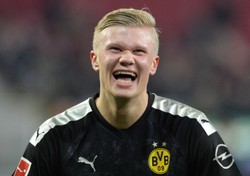 Liga niemiecka: Haaland zrobił "wejście smoka". Trzy gole w debiucie [WIDEO]