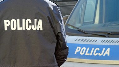 Policjanci chcą pomóc aresztowanemu koledze. Chodzi o interwencję wobec obywatela Francji