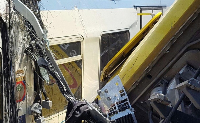 CZOŁOWE ZDERZENIE POCIĄGÓW WE WŁOSZECH