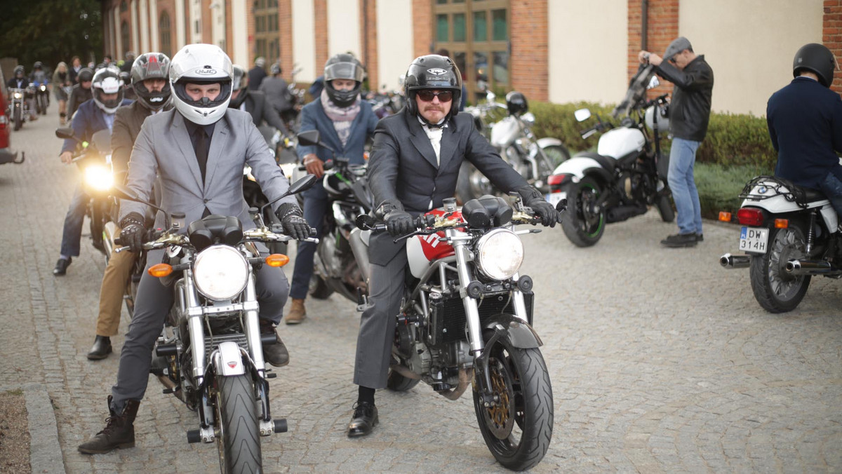 25 września we Wrocławiu odbędzie się trzecia edycja międzynarodowego rajdu motocyklistów The Distinguished Gentleman's Ride. Impreza ma charakter charytatywny – zbiórkę pieniędzy na walkę z rakiem prostaty i promocję zdrowia wśród mężczyzn.