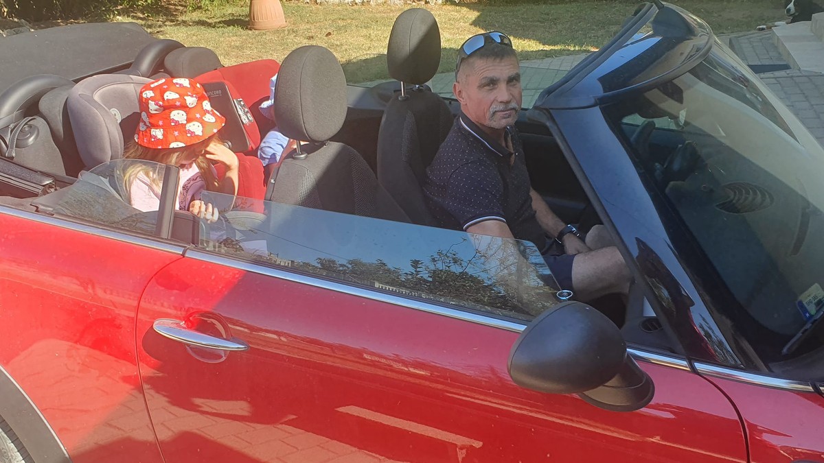 Eladó a Viszkis autója, erre kell a pénz