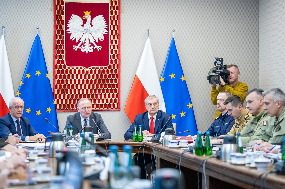 Wiceszef MSWiA: przygotujmy się na trzy dni bez pomocy państwa, sytuacja kryzysowa