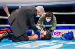 Dramat w ringu w Kielcach. 19-letni bokser walczy w szpitalu o życie