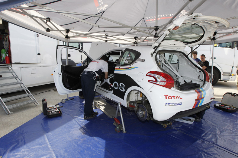 Peugeot 208 R2 na Ulster Rally