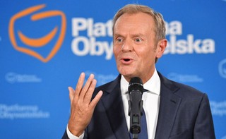 Tusk: Dla pewnych grup zawodowych szczepienia na Covid-19 powinny być obowiązkowe